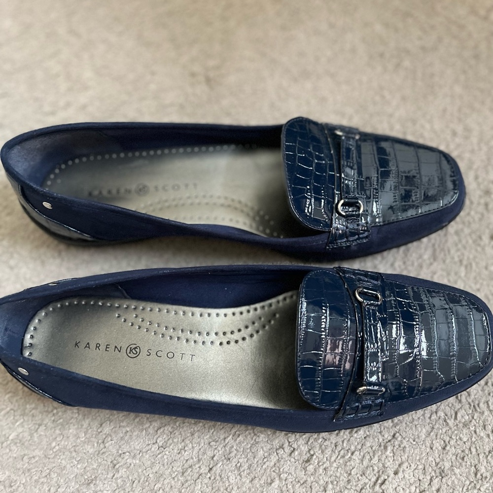 Navy blue flats